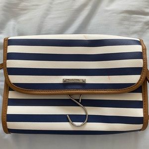 Stella & Dot hanging toiletries/makeup bag